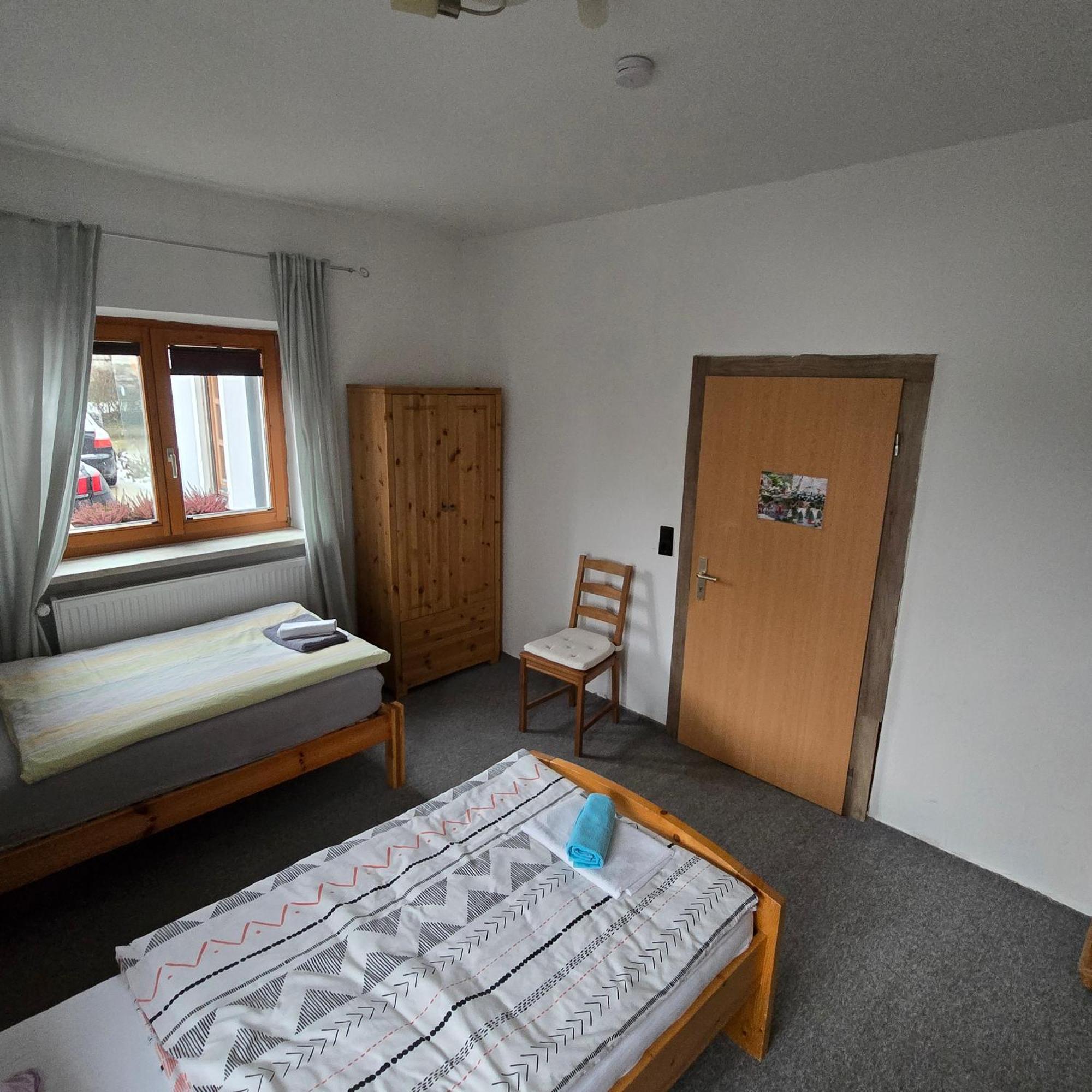 Karolingerweg Hotel Lauterhofen Bagian luar foto